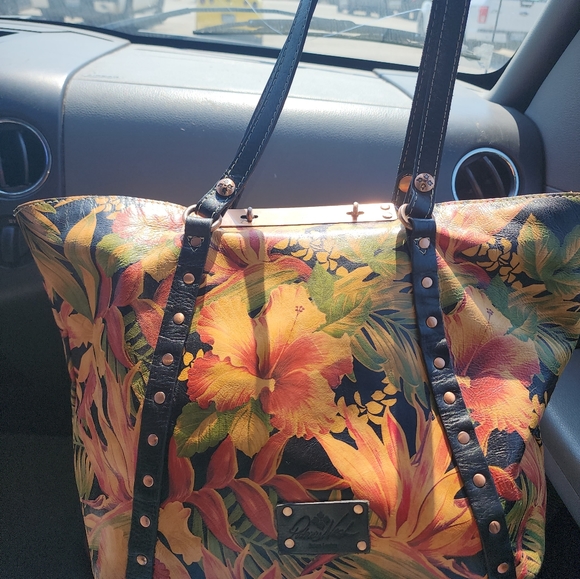 Patricia Nash - Picture 7 of 12